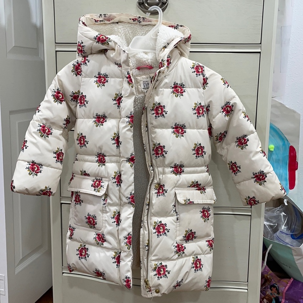 GAP girl 5/6 years old , winter puffer